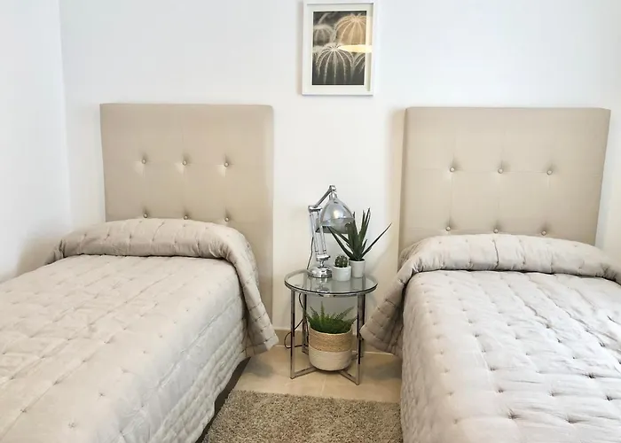 Stylish Perfect Location Apartment *