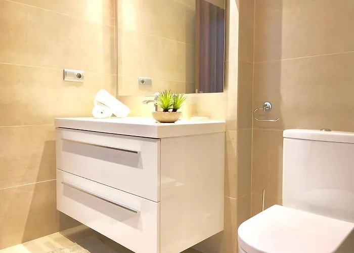 Stylish Perfect Location Apartment *